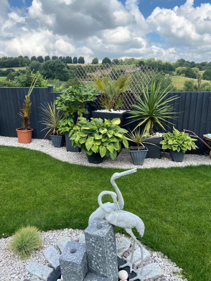 Dewcroft Villa Horsley  ภายนอก รูปภาพ